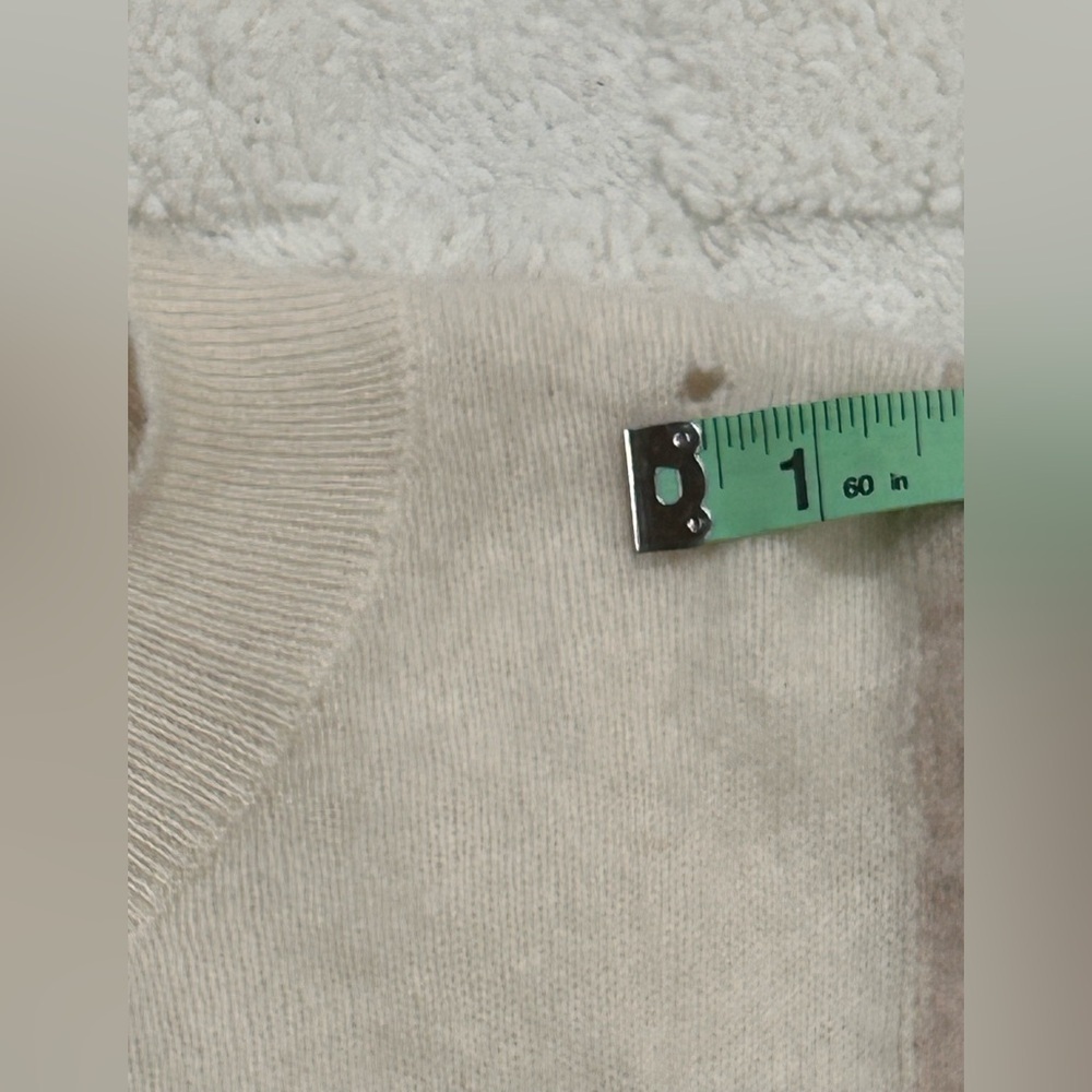 AQUA
CASHMERE  Neutral Checkered Crew Neck Sweater - Picture 9 of 9